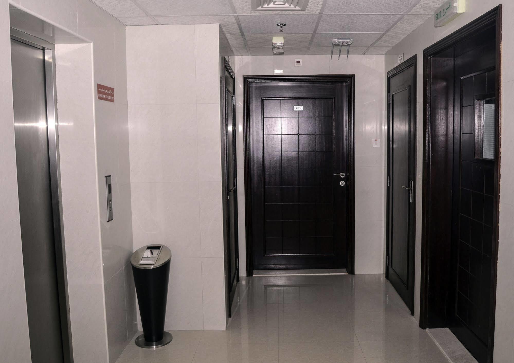 Al Khaleej Plaza Furnished Apartments Llc Ajman Exterior photo